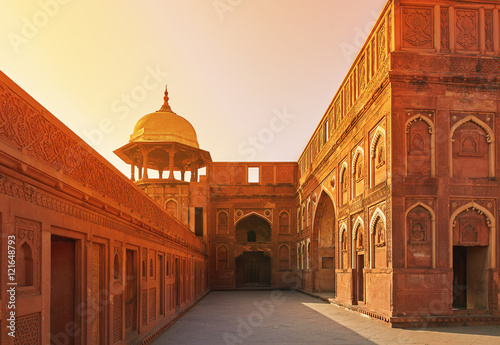 Fotomural Red Fort located in Agra, India.