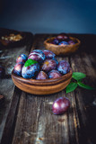 Fototapeta Kuchnia - Fresh purple plums