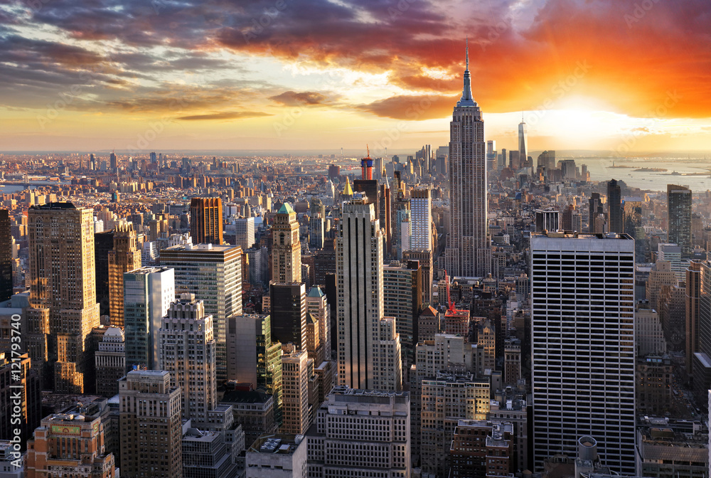 New York skyline at sunset, USA. - obrazy, fototapety, plakaty 