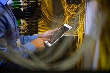 Aufkleber - Technician using digital tablet