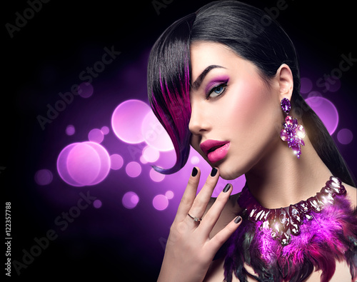 sexy-beauty-fashion-woman-with-purple-dyed-fringe-hairstyle