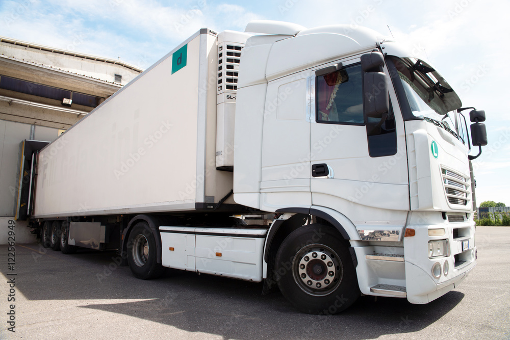 Large cold warehouse (Refrigerated trucks) Stock Photo | Adobe Stock
