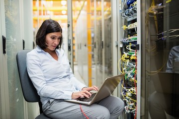 Aufkleber - Technician working on laptop