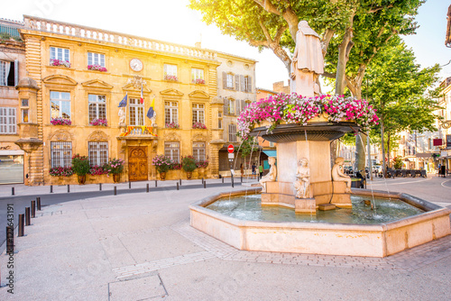 Fotografia  City hall building with fountain in Salon-de-Provence in France