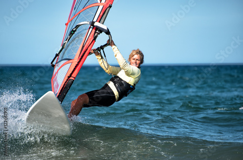 Plakat Kobieta windsurfingowa