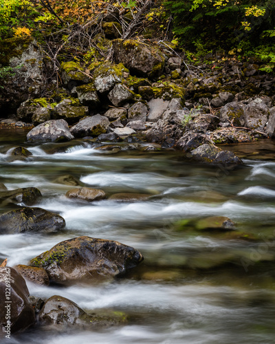 Cuadros en Lienzo "Down Stream" Not far from the point where Washington, Idaho and Oregon meet you will find surreal and scenic landscapes