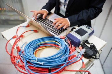 Aufkleber - Technician using laptop