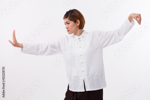 Fotografia calm, peaceful, strong, confident asian woman practice kungfu or tai chi quan, b
