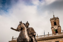 Statue équestre De Marc Aurèle Devant Le Capitole De Rome
