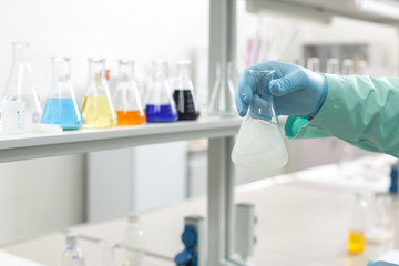 hand shake flasks in the laboratory
