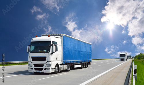 Zdjęcie XXL Transport towarów za pomocą ciężarówki