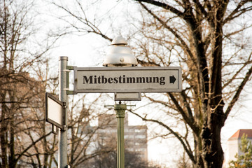 Wall Mural - Schild 59 - Mitbestimmung