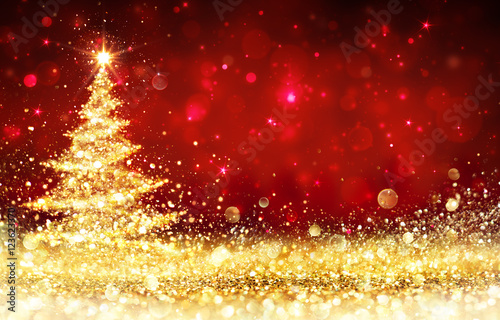 Foto-Kissen - Shining Christmas Tree - Golden Glitter sparkling In The Red Background
 (von Romolo Tavani)