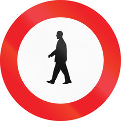 Belgian regulatory road sign - No pedestrians