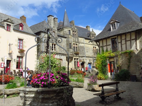 Fotografía Place du Puits à Rochefort-en-Terre (France)