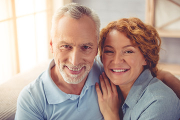 Poster - Mature couple at home