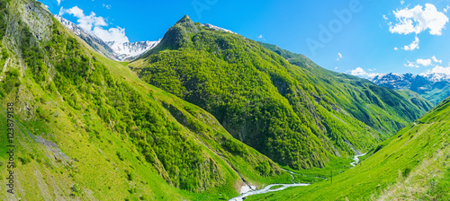 Obrazy Kaukaz  w-parku-narodowym-kazbegi