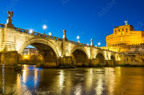 Fotografía  castel sant angelo at sundown
