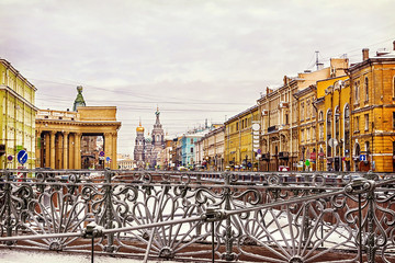 Wall Mural - view of the Cathedral of the Savior on the blood through the ope