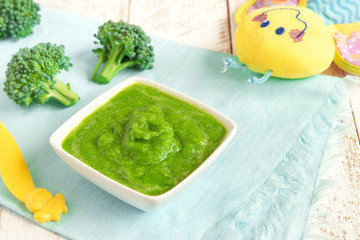 Sticker - Broccoli baby food