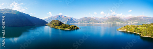 Plakat Półwysep i zatoka Piona - Jezioro Como (IT) - Widok z lotu ptaka na południe