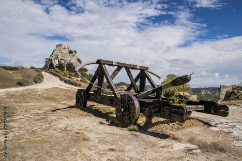 Fotografía Catapulta nel castello di Baux de Provence, Francia