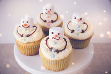 Fun Homemade Melting Snowman Cupcakes For Kids, Toning Background