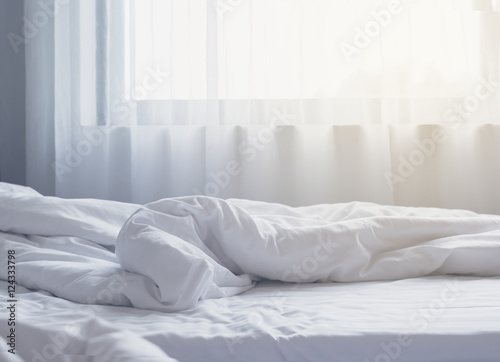 Cuadros en Lienzo White themed bed sheets bedroom interior.