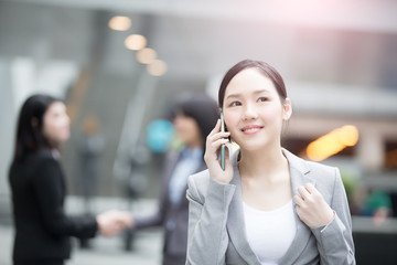 Wall Mural - businesswoman talk on the phone