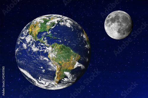 Plakat Ziemia i Księżyc we wszechświecie. Obraz Ziemi i Księżyca dostarczony przez NASA