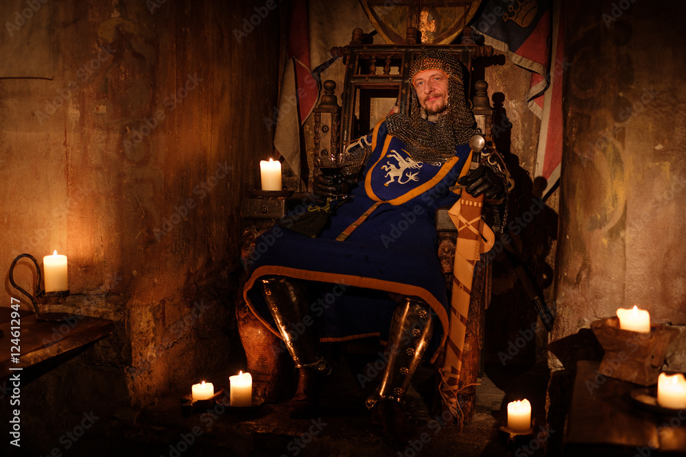 Medieval King On Throne In Ancient Castle Interior Foto