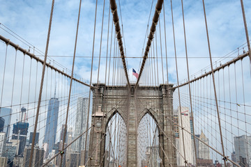  Crossing the Brooklyn bridge