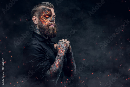 Fotomural A demon man with a burning face.