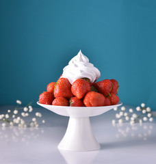 Aufkleber - Fresh strawberries with whipped cream, frozen yogurt on a dark background