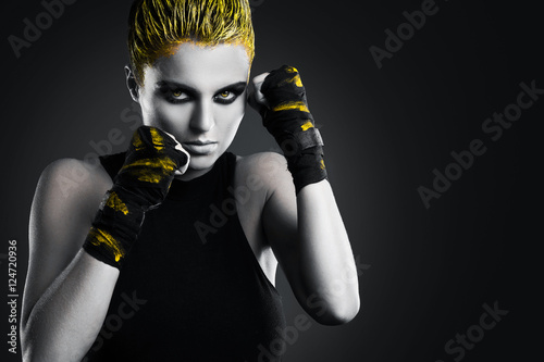 Obraz w ramie Woman mma fighter with yellow hair