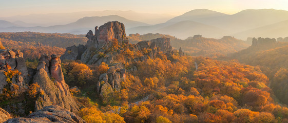 Wall Mural - belogradchik rocks at sunset / magnificent panoramic sunset view of the belogradchik rocks in bulgar