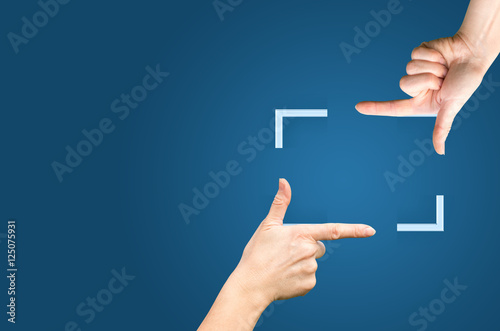 Fotomural Female hands showing cropping composition gesture