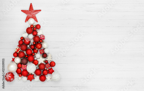 Foto-Kissen - Weihnachten / Weihnachtsbaum aus Kugeln (von Coloures-Pic)