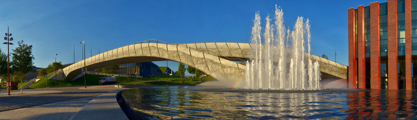 Katowice - NOSPR i fontanna