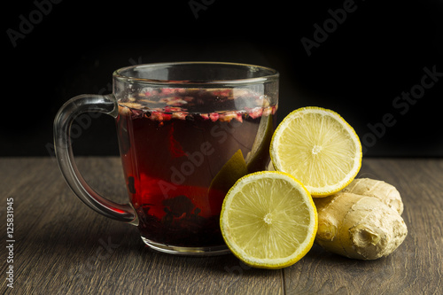 Plakat herbata z cytryną i imbirem