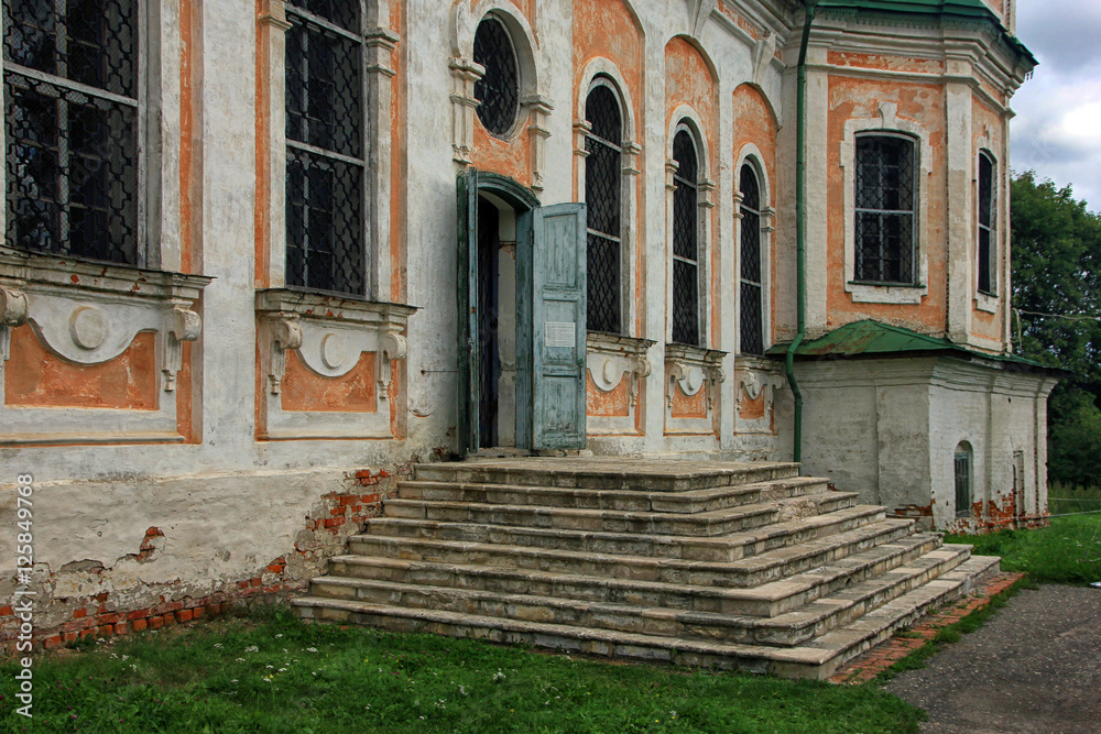 beautiful entrance to the old Orthodox Russian Church with a sto Stock ...