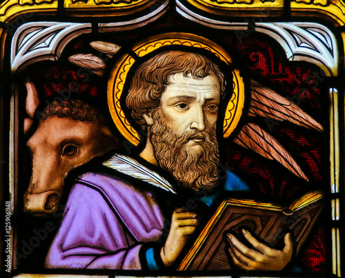 Cuadros en Lienzo Stained Glass of the Saint Luke the Evangelist