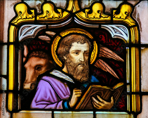 Cuadros en Lienzo Stained Glass of the Saint Luke the Evangelist