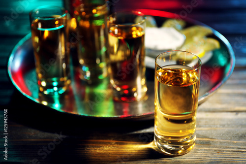 Gold tequila shot in bar Принти на полотні