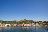 Fototapeta  - Panorama Hafeneinfahrt Porto Azzurro