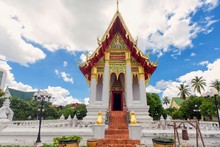 Wat Thung Si Muang Temple