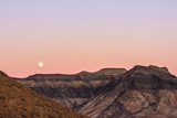 Fototapeta  - Mond geht auf über der Naukluft, Namib-Naukluft-Park