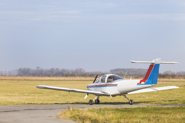 Single engine private lightweight aircraft .