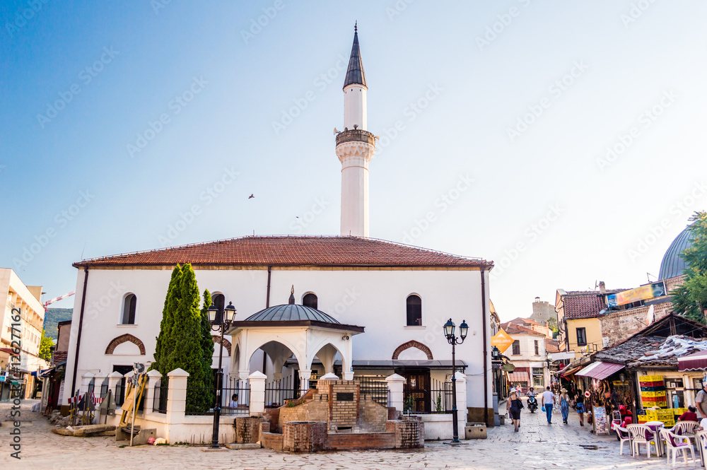 Obraz na płótnie Murat Pasha Mosque located in the Old Bazaar of Skopje, Macedonia w salonie