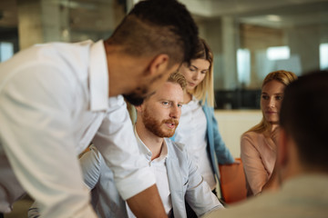 Canvas Print - Brainstorming business team